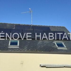 Nettoyage d’une toiture avec panneaux solaires